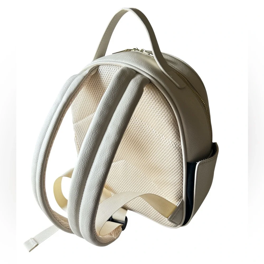 HATHWAY STEWART Elegant Golf & Leisure Backpack Neutral Cream Gold Hardware NWOT